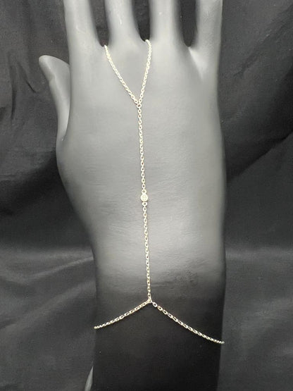 Linear Hand Chain with Center Diamond