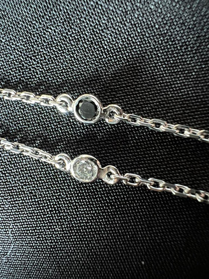 Linear Hand Chain with Center Diamond